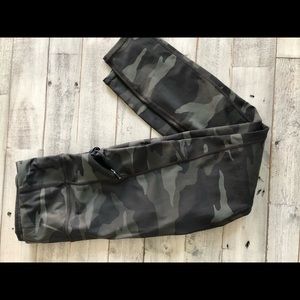 Athleta Camo Contender Leggings